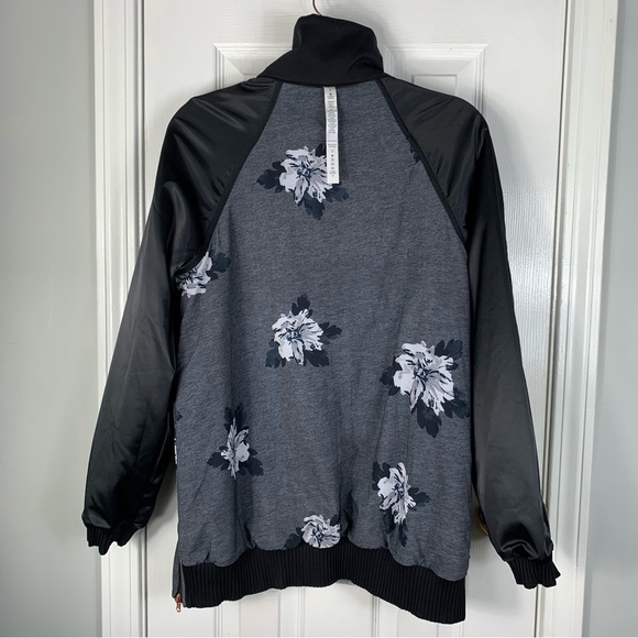 Lululemon Both Ways Bomber Reversible Jacket Size 8 - Picture 9 of 9
